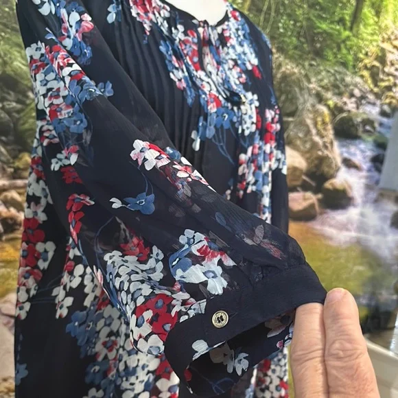 Floral Print Women's Top - Black, Red, Blue - Picture 4 of 8